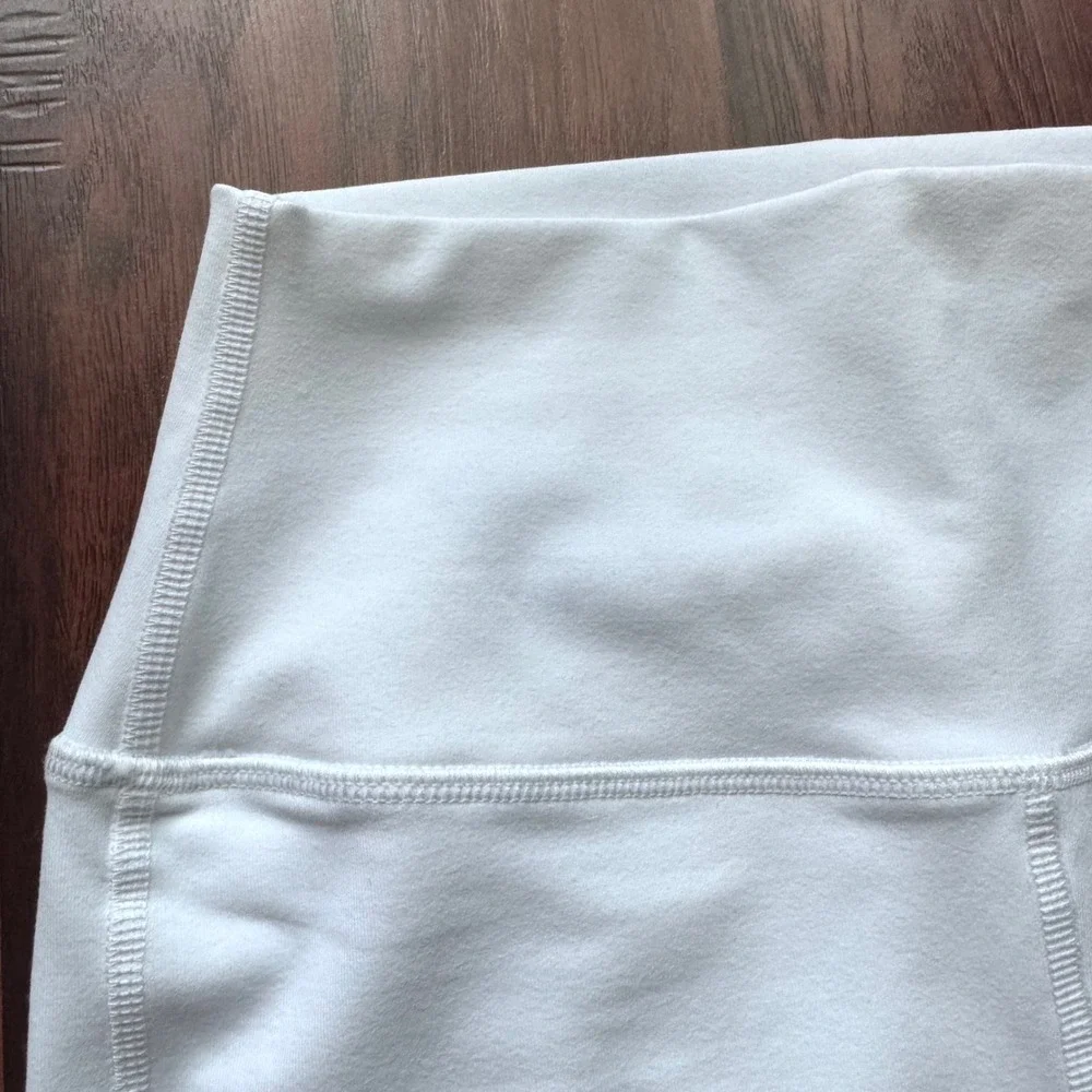 MINT! Alo Yoga Goddess Leggings Sz Small White Ribbed Knit Scrunch Clean Girl